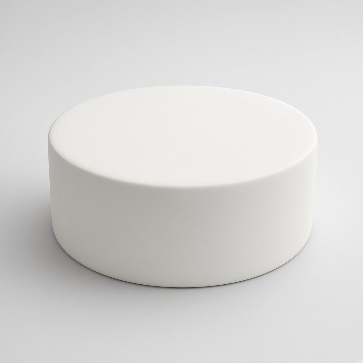 White cake with the Celtic badge in the middle, and the words your text here above and below the badge.